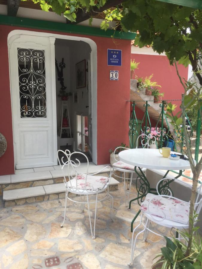 Ferienwohnung Vintage House For Rent 60M From Sea Baška Voda Exterior foto