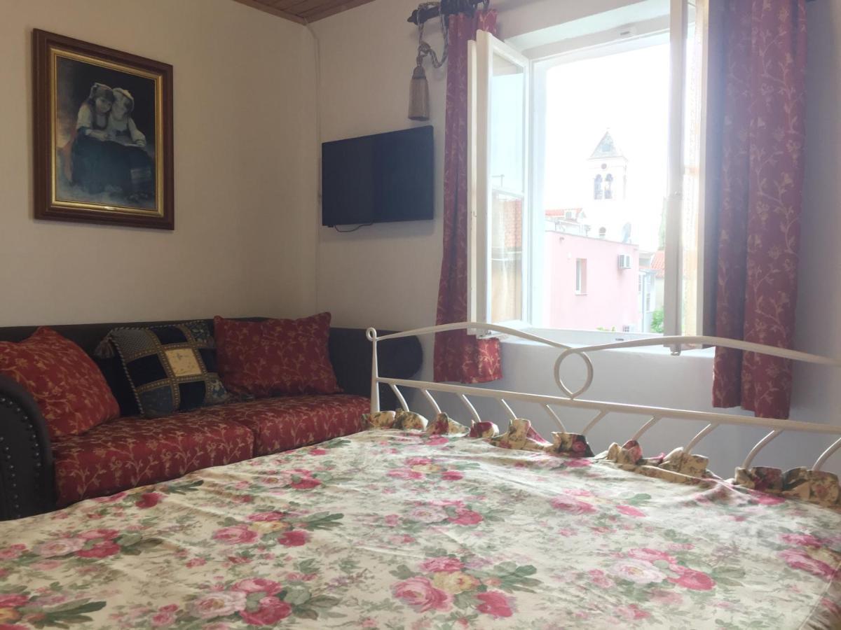 Ferienwohnung Vintage House For Rent 60M From Sea Baška Voda Exterior foto